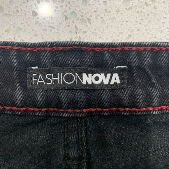 Fashion Nova Jr 9 Jeans Distressed Holes Relaxed High Rise Black Denim Women’s - Picture 2 of 7